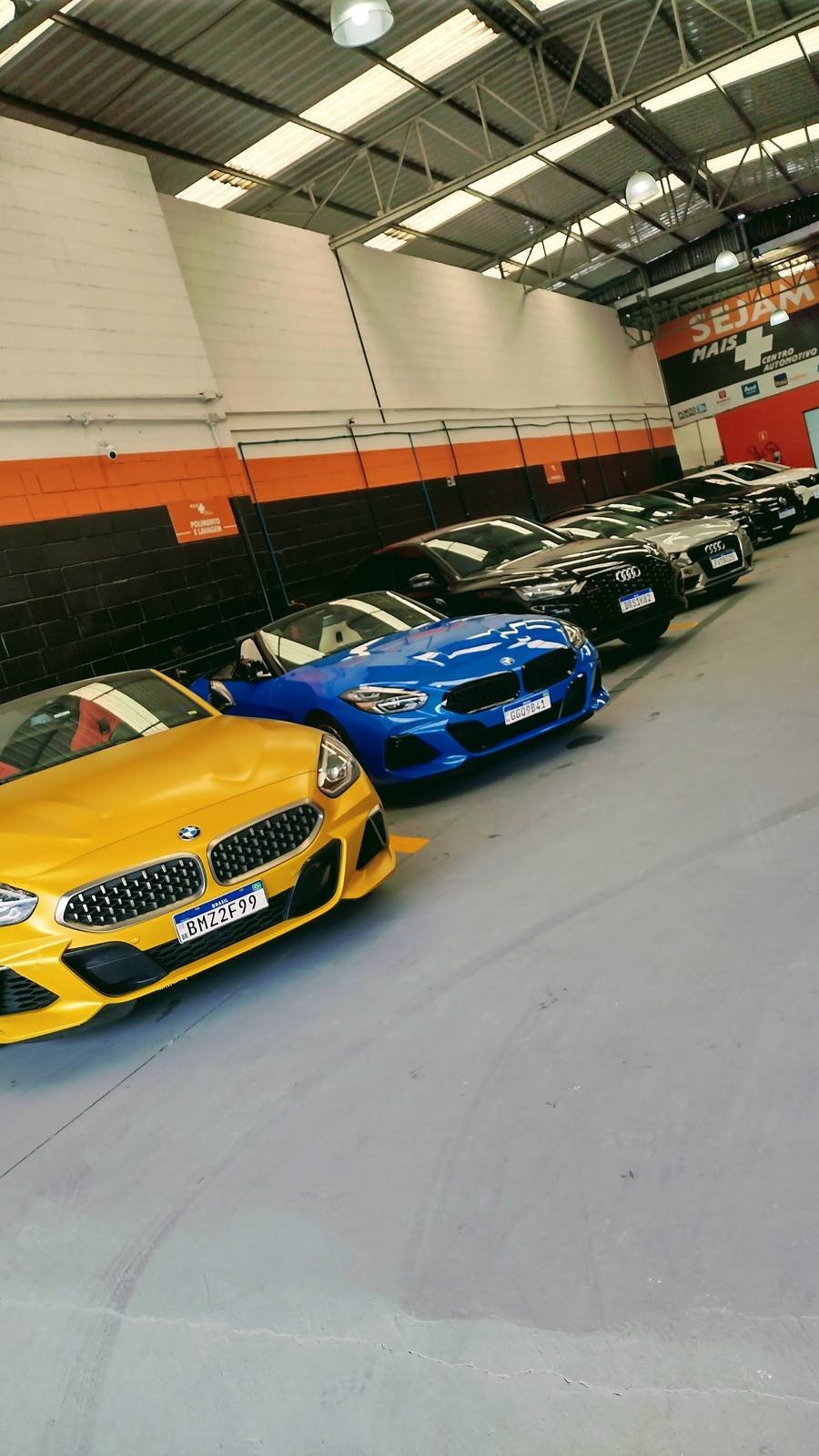 Veículos em atendimento na Mais Centro Automotivo